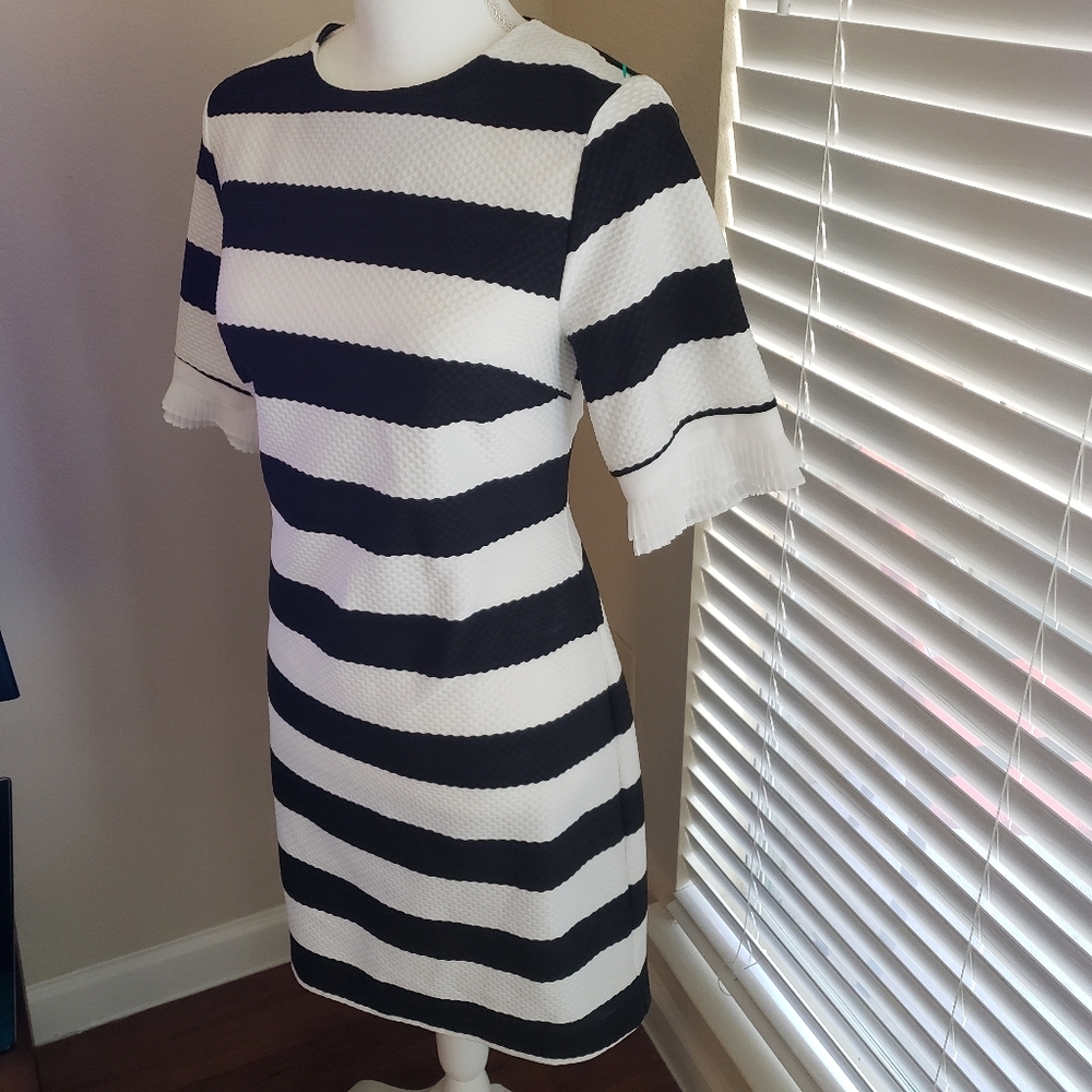New York & company dress size S black and white - Picture 3 of 12